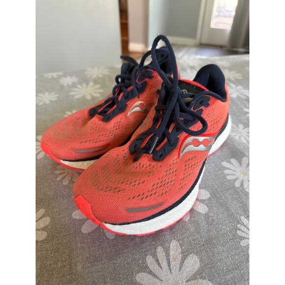 *SAUCONY WOMEN'S TRIUMPH 19 - SUNSTONE/NIGHT (S10678-16) size 9 - Picture 1 of 7